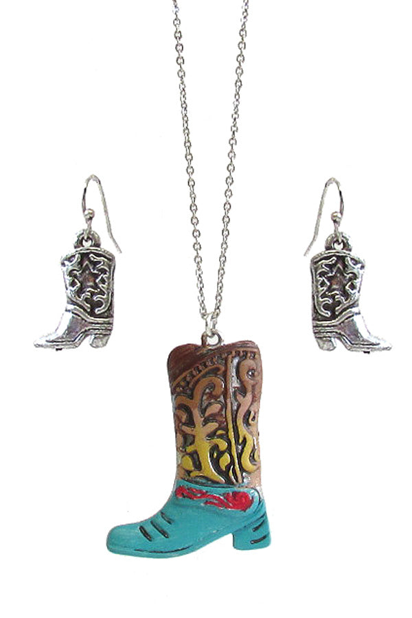 PAINTED COWBOY BOOT PENDANT NECKLACE SET-0